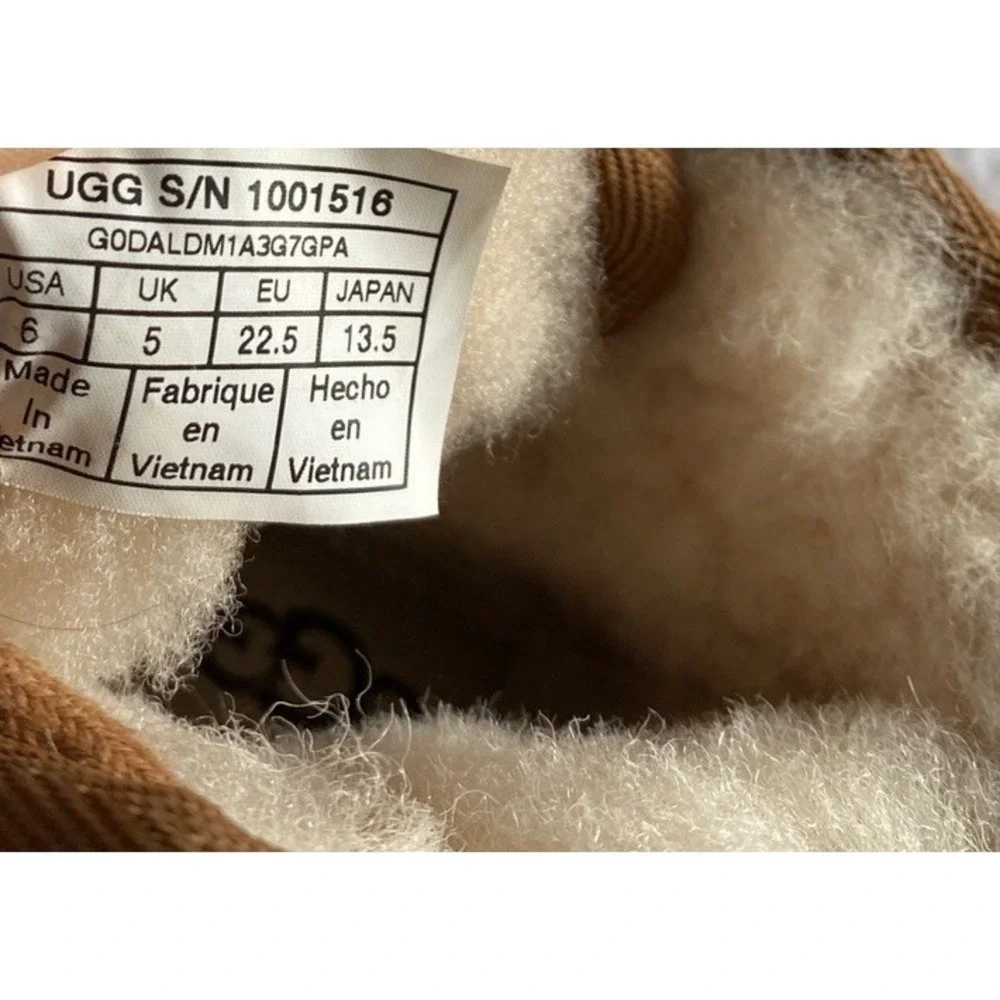 UGG Neumel II‎ Chestnut Suede Toddler Boots Size 6 Toddler 1017320T